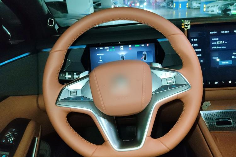 Used BYD Tang L 2025 EV 670KM LiDAR Flagship Version Steering Wheel