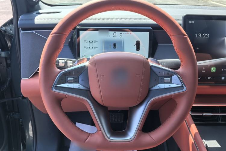 Used BYD Tang L 2025 EV 670KM LiDAR Flagship Version Steering Wheel