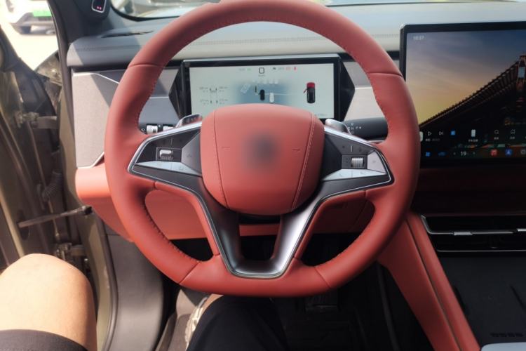 Used BYD Tang L 2025 EV 670KM LiDAR Flagship Version Steering Wheel
