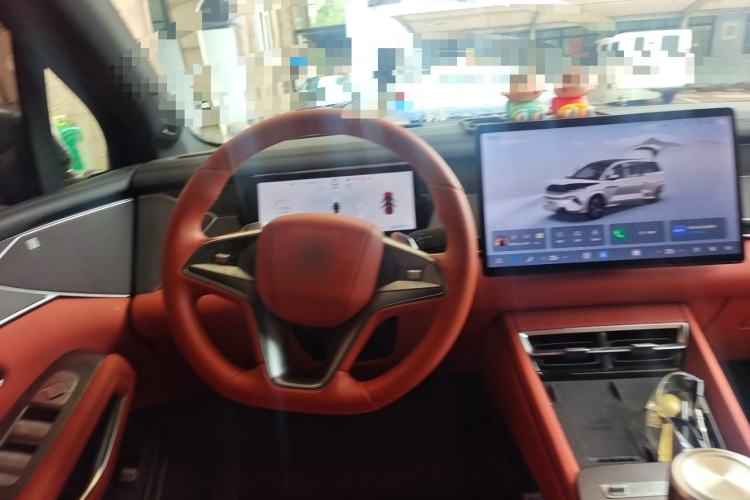 Used BYD Tang L 2025 EV 670KM LiDAR Flagship Version Steering Wheel