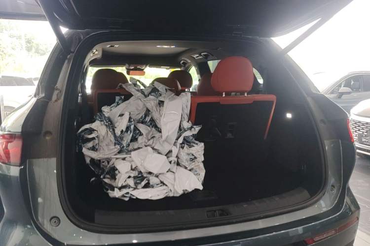 Used BYD Tang L 2025 DM 175KM Drone Player Edition Trunk