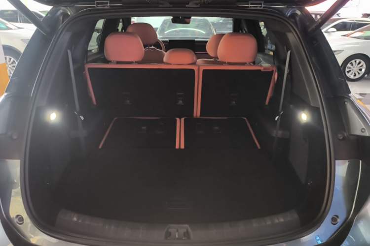 Used BYD Tang L 2025 DM 175KM Drone Player Edition Trunk