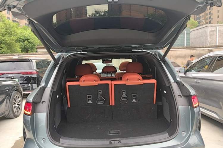 Used BYD Tang L 2025 DM 175KM Drone Player Edition Trunk
