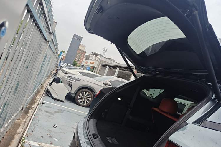 Used BYD Tang L 2025 DM 175KM Drone Player Edition Trunk