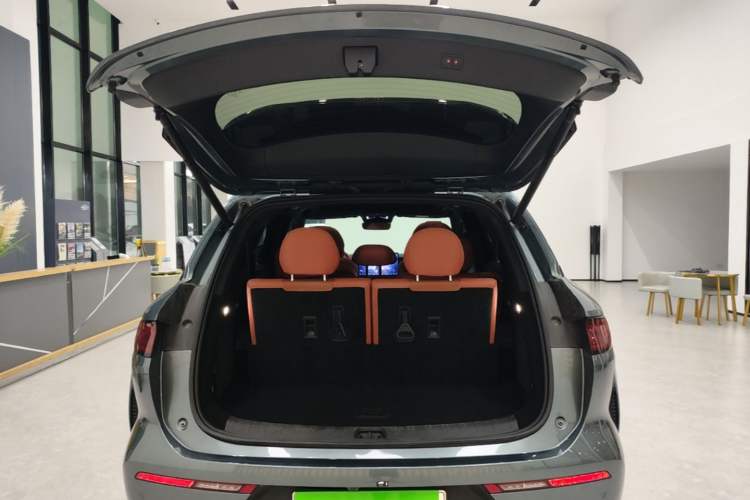 Used BYD Tang L 2025 DM 175KM Drone Player Edition Trunk