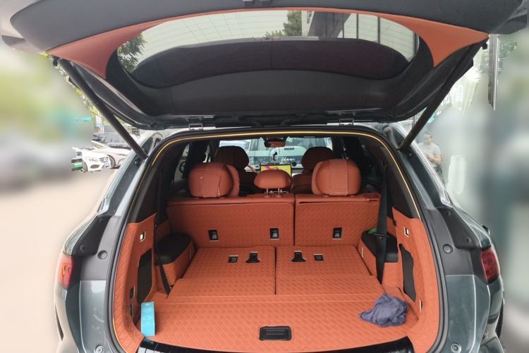 Used BYD Tang L 2025 DM 200KM Four-Wheel Drive LiDAR Flagship Model Trunk
