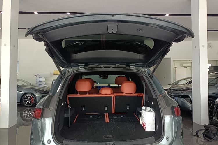 Used BYD Tang L 2025 DM 175KM Drone Player Edition Trunk