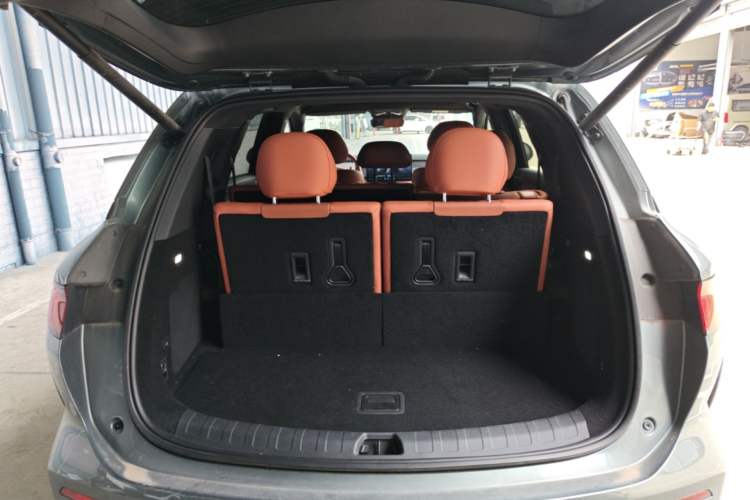 Used BYD Tang L 2025 DM 175KM Drone Player Edition Trunk