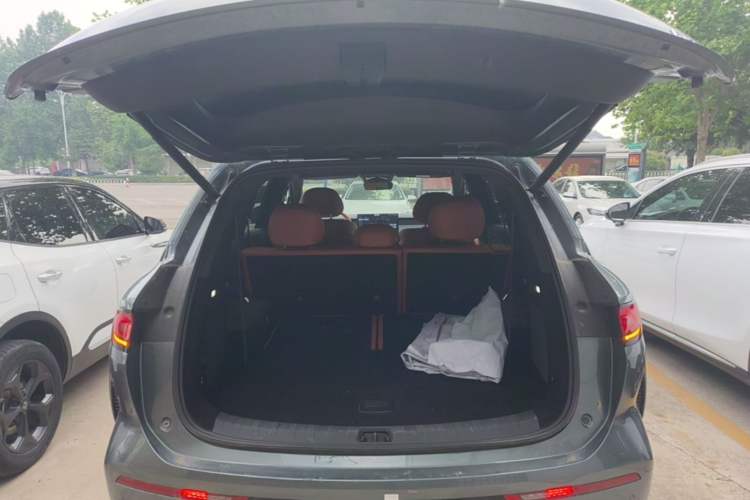 Used BYD Tang L 2025 DM 175KM Drone Player Edition Trunk