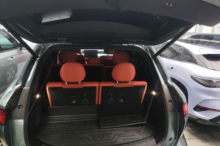 Used BYD Tang L 2025 DM 215KM LiDAR Flagship Model Trunk