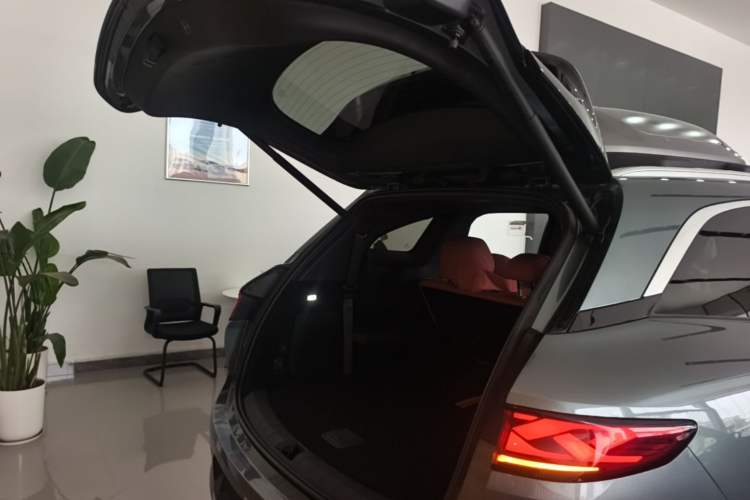 Used BYD Tang L 2025 DM 175KM Drone Player Edition Trunk