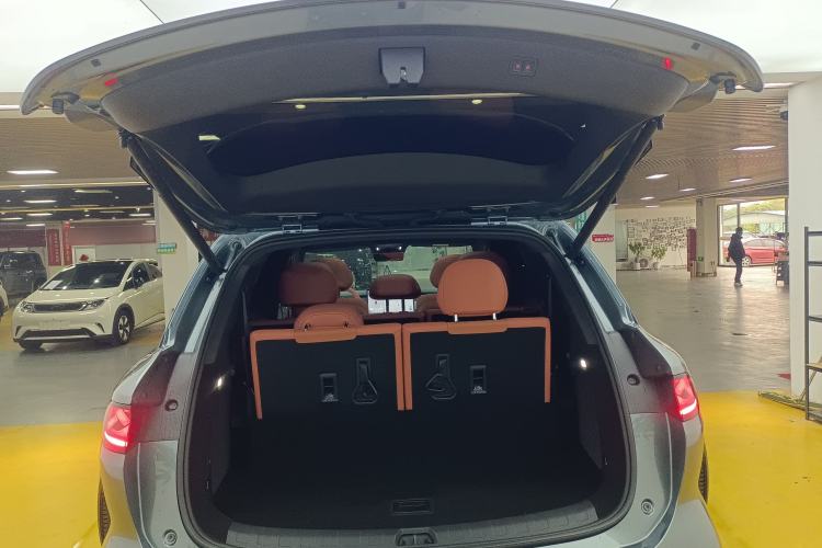 Used BYD Tang L 2025 DM 200KM Four-Wheel Drive LiDAR Flagship Model Trunk