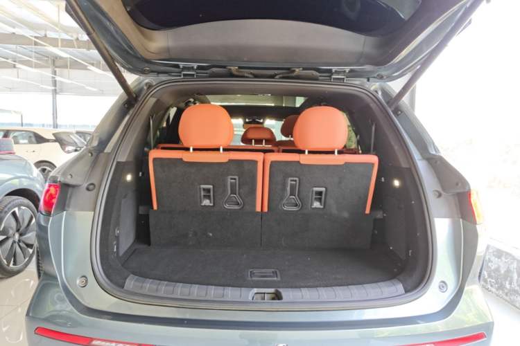 Used BYD Tang L 2025 DM 175KM Drone Player Edition Trunk