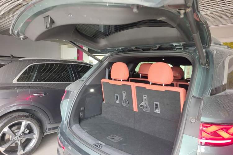 Used BYD Tang L 2025 DM 175KM Drone Player Edition Trunk