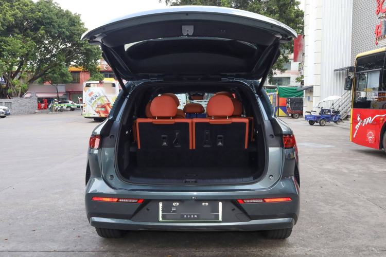 Used BYD Tang L 2025 EV 600KM All-Wheel-Drive LiDAR Flagship Model Trunk