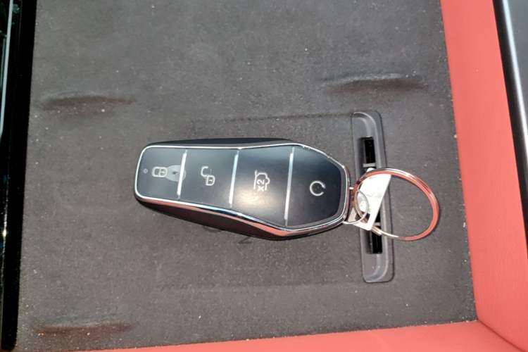 Used BYD Tang L 2025 DM 175KM Drone Player Edition Vehicle Key