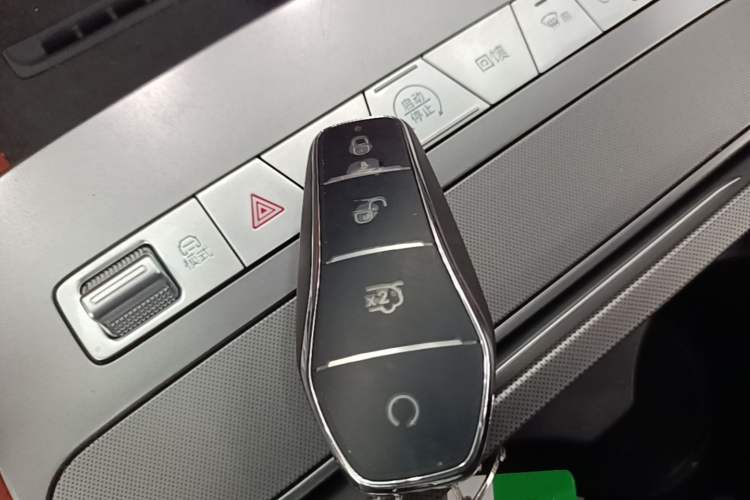 Used BYD Tang L 2025 EV 600KM All-Wheel-Drive LiDAR Flagship Model Vehicle Key