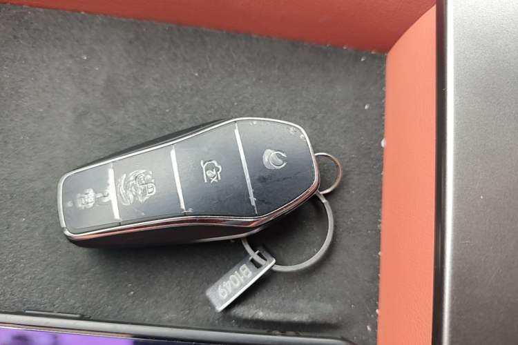 Used BYD Tang L 2025 DM 175KM Drone Player Edition Vehicle Key
