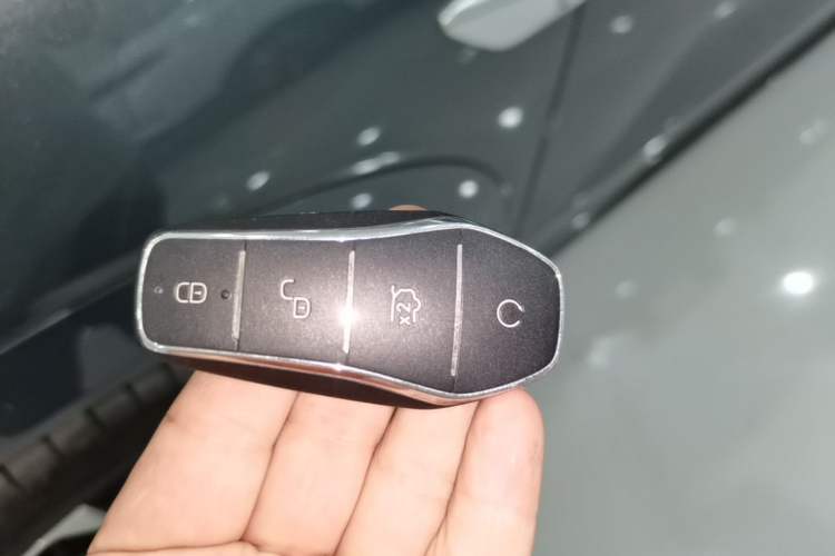 Used BYD Tang L 2025 DM 175KM Drone Player Edition Vehicle Key