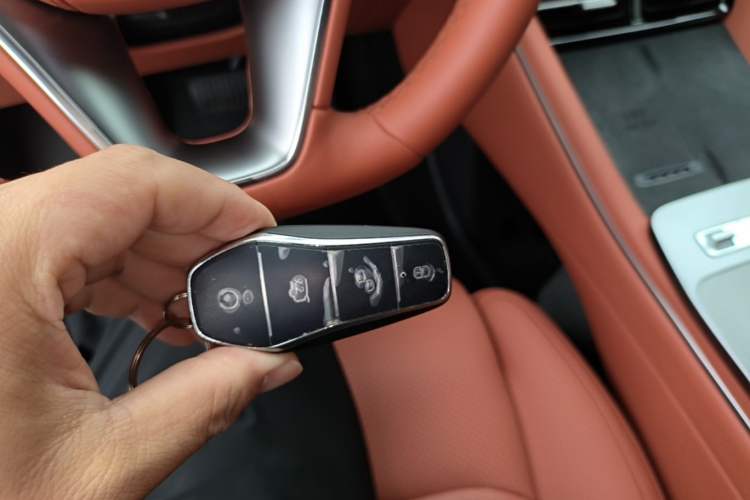 Used BYD Tang L 2025 DM 175KM Drone Player Edition Vehicle Key