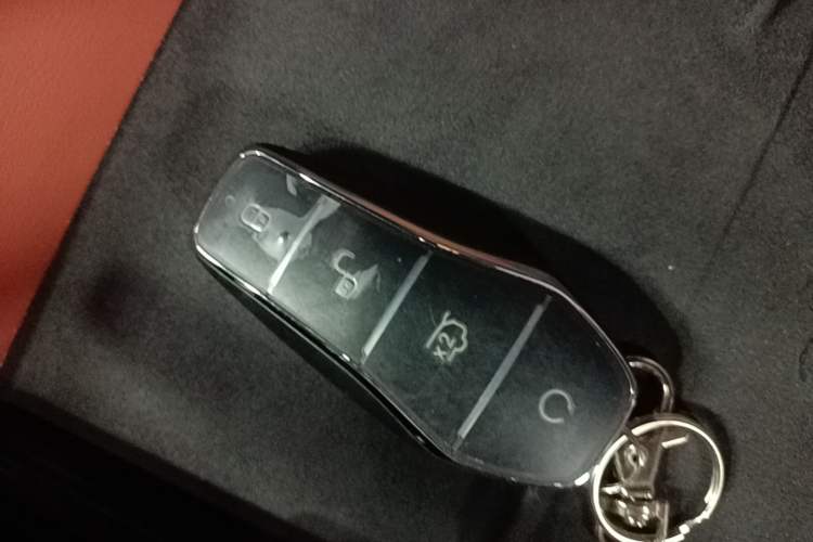 Used BYD Tang L 2025 EV with 670 km Range LiDAR and Premium Features Vehicle Key