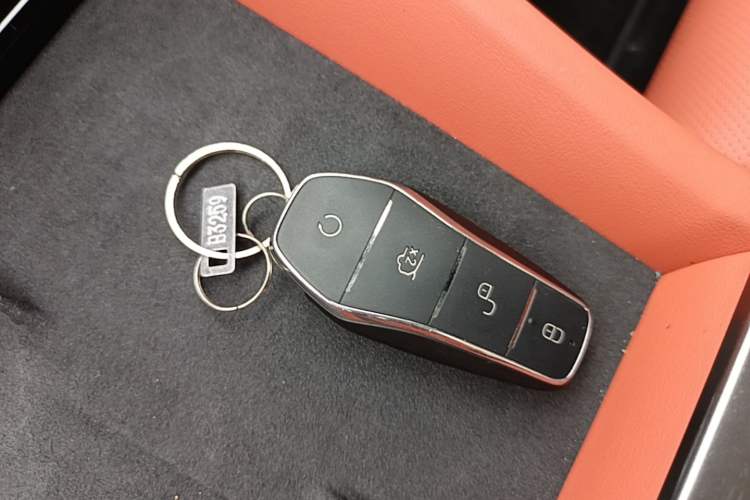 Used BYD Tang L 2025 DM 175KM Drone Player Edition Vehicle Key