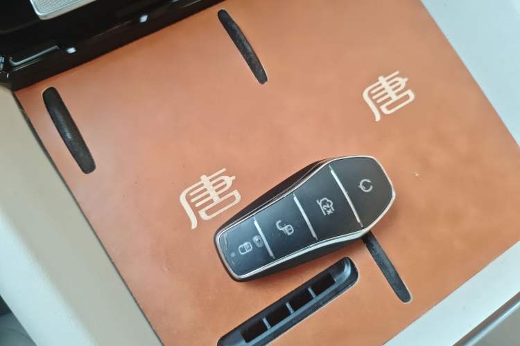 Used BYD Tang L 2025 EV with 670 km Range LiDAR and Premium Features Vehicle Key