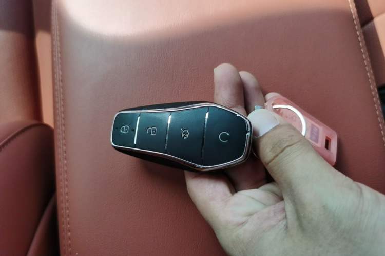 Used BYD Tang L 2025 DM 175KM Drone Player Edition Vehicle Key