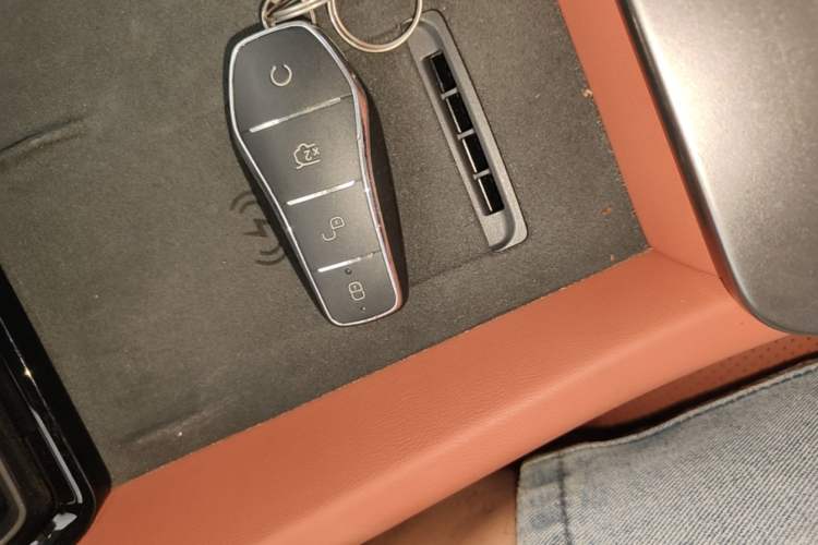 Used BYD Tang L 2025 DM 175KM Drone Player Edition Vehicle Key