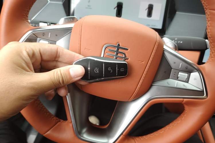 Used BYD Tang L 2025 EV 670KM LiDAR Flagship Version Vehicle Key