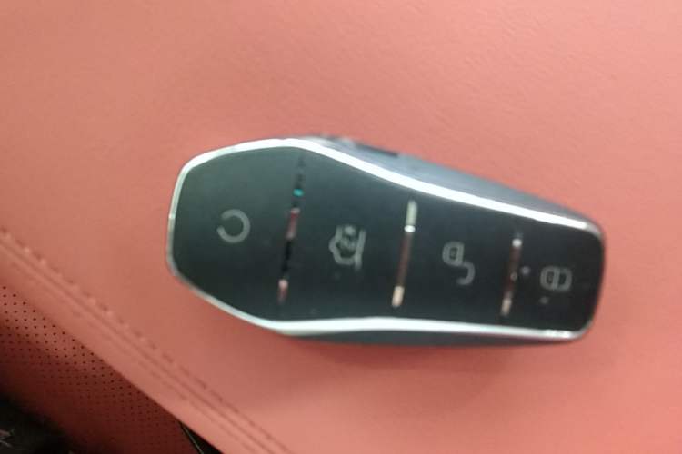 Used BYD Tang L 2025 DM 175KM Drone Player Edition Vehicle Key