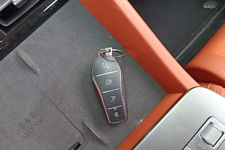 Used BYD Tang L 2025 DM 175KM Drone Player Edition Vehicle Key
