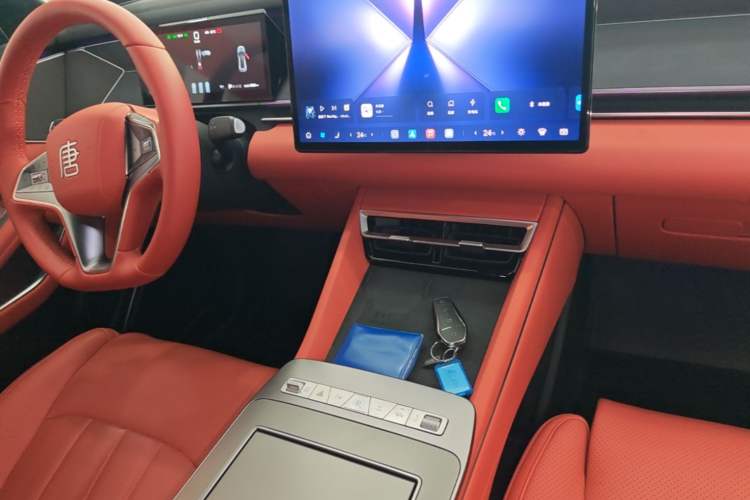 Used BYD Tang L 2025 DM 175KM Drone Player Edition Audio And AC Panel
