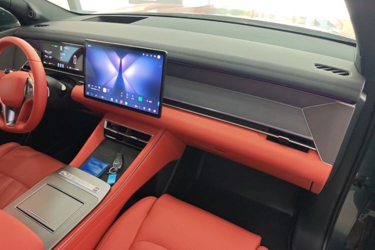 Used BYD Tang L 2025 DM 175KM Drone Player Edition Center Console