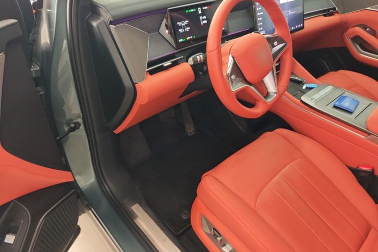 Used BYD Tang L 2025 DM 175KM Drone Player Edition Driver Seat