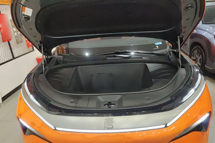 Used BYD Tang L 2025 EV 600KM All-Wheel-Drive LiDAR Flagship Model Engine Bay