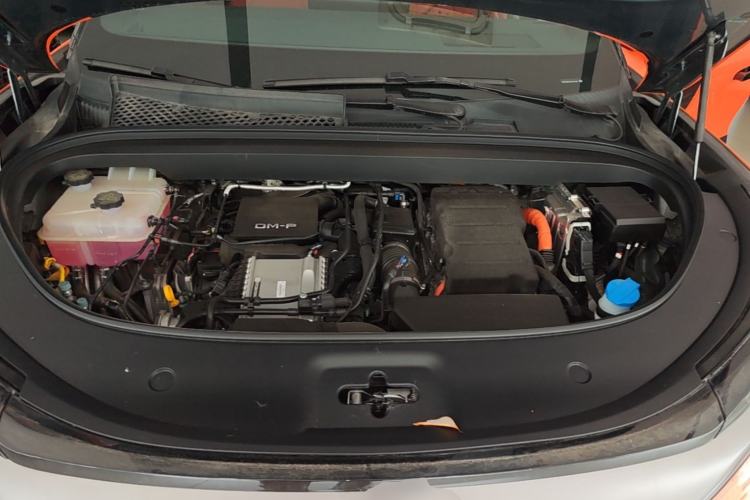 Used BYD Tang L 2025 DM 175KM Drone Player Edition Engine Bay