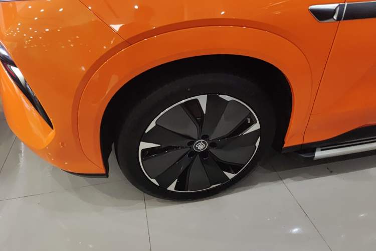 Used BYD Tang L 2025 EV 600KM All-Wheel-Drive LiDAR Flagship Model Exterior 4