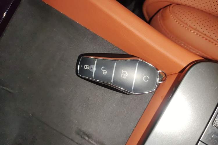 Used BYD Tang L 2025 EV 600KM All-Wheel-Drive LiDAR Flagship Model Interior 1
