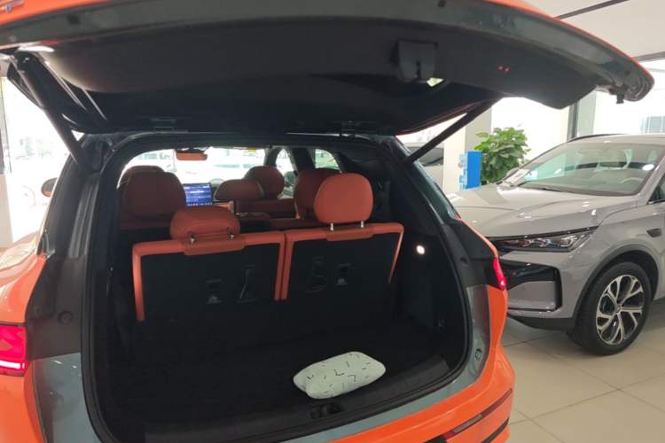 Used BYD Tang L 2025 DM 175KM Drone Player Edition Trunk
