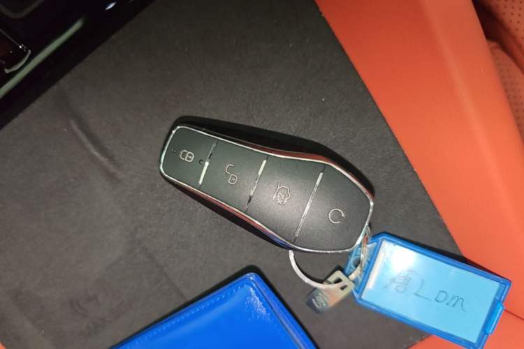 Used BYD Tang L 2025 DM 175KM Drone Player Edition Vehicle Key