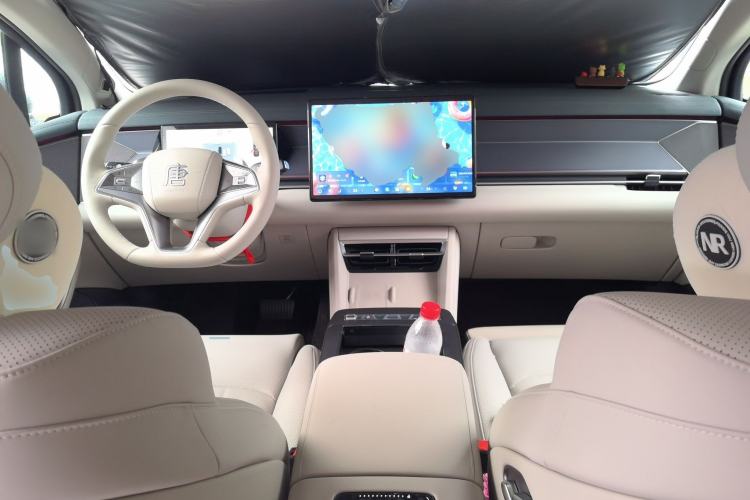 Used BYD Tang L 2025 EV 670KM LiDAR Flagship Version Center Console