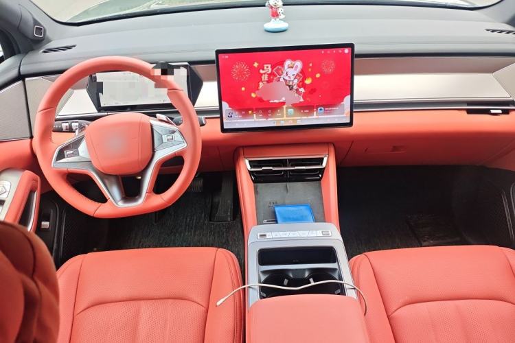 Used BYD Tang L 2025 EV with 670 km Range LiDAR and Premium Features Center Console
