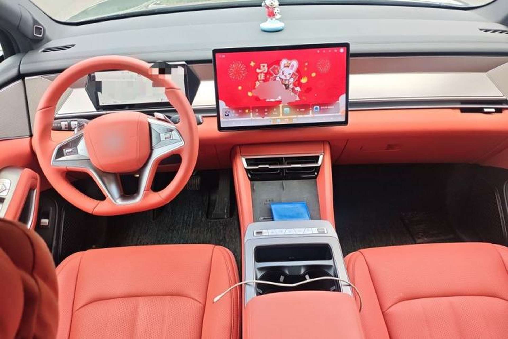 Used BYD Tang L 2025 EV with 670 km Range LiDAR and Premium Features Center Console