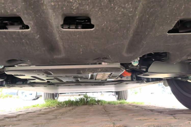 Used BYD Tang L 2025 EV 670KM LiDAR Flagship Version Chassis Rear