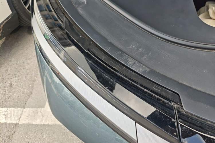 Used BYD Tang L 2025 EV with 670 km Range LiDAR and Premium Features Right Front Headlight