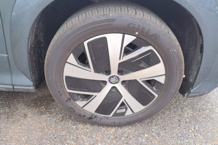 Used BYD Tang L 2025 EV 670KM LiDAR Flagship Version Right Front Wheel Hub