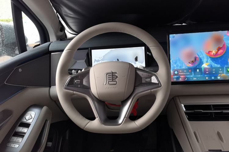 Used BYD Tang L 2025 EV 670KM LiDAR Flagship Version Steering Wheel