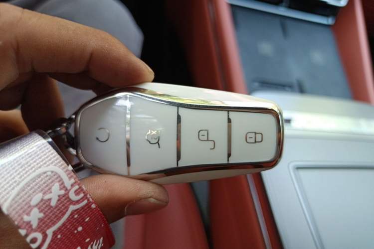 Used BYD Tang L 2025 DM 200KM Four-Wheel Drive LiDAR Flagship Model Vehicle Key