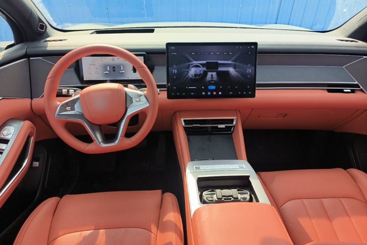 Used BYD Tang L 2025 DM 175KM Drone Player Edition Center Console